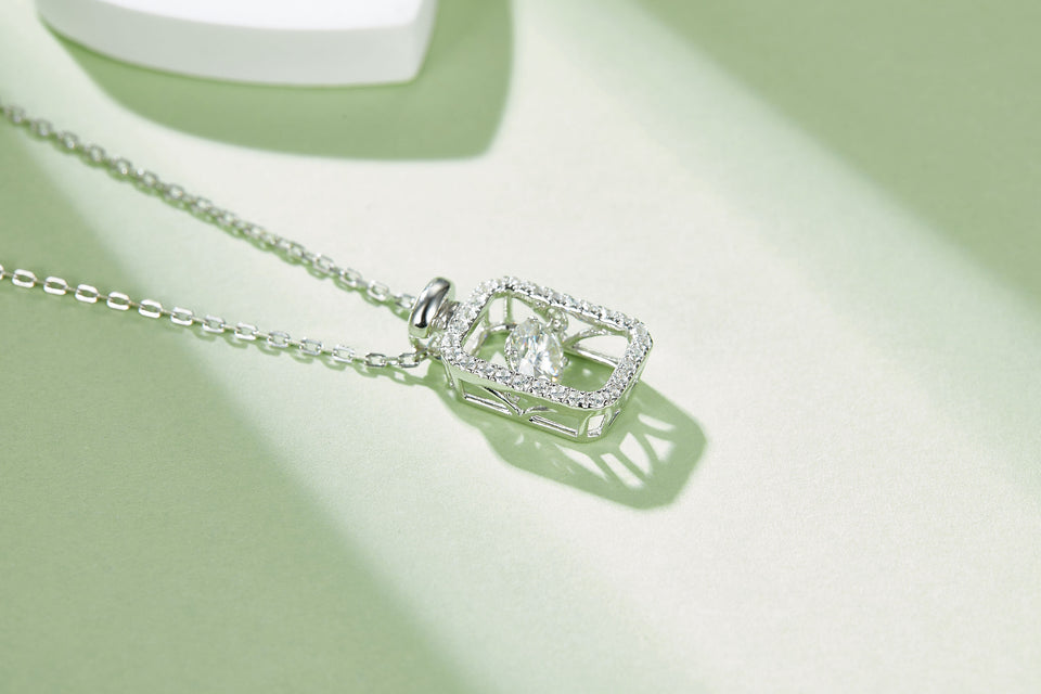 Set With Top-quality Moissanite, This Luxurious And Fashionable Light Luxury Trend Jewelry Necklace Pendant Is Made Of S925 Silver Electroplated With Platinum