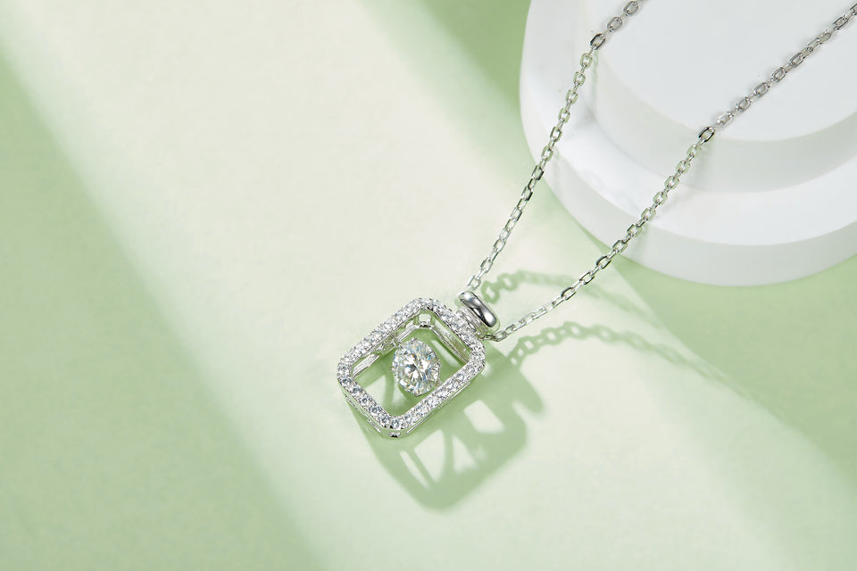 Set With Top-quality Moissanite, This Luxurious And Fashionable Light Luxury Trend Jewelry Necklace Pendant Is Made Of S925 Silver Electroplated With Platinum